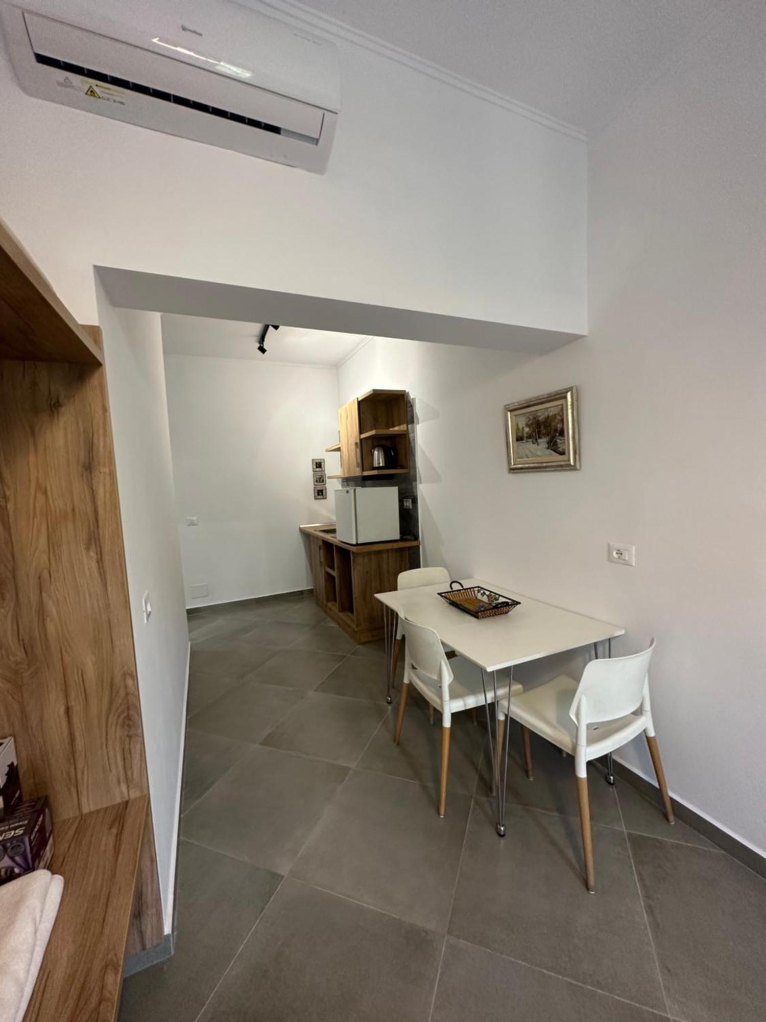 Central Comfort Suites Тирана Екстериор снимка