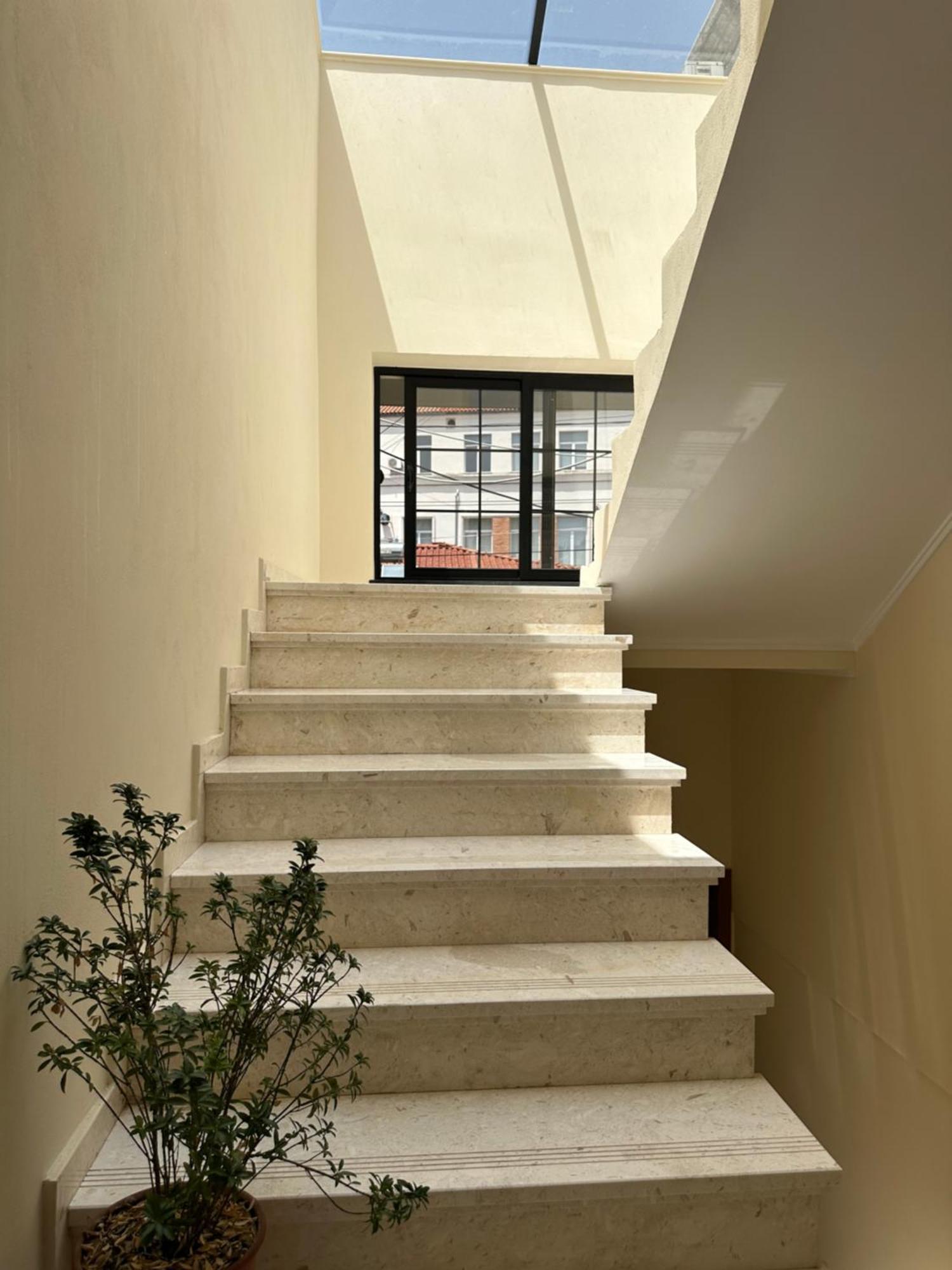 Central Comfort Suites Тирана Екстериор снимка