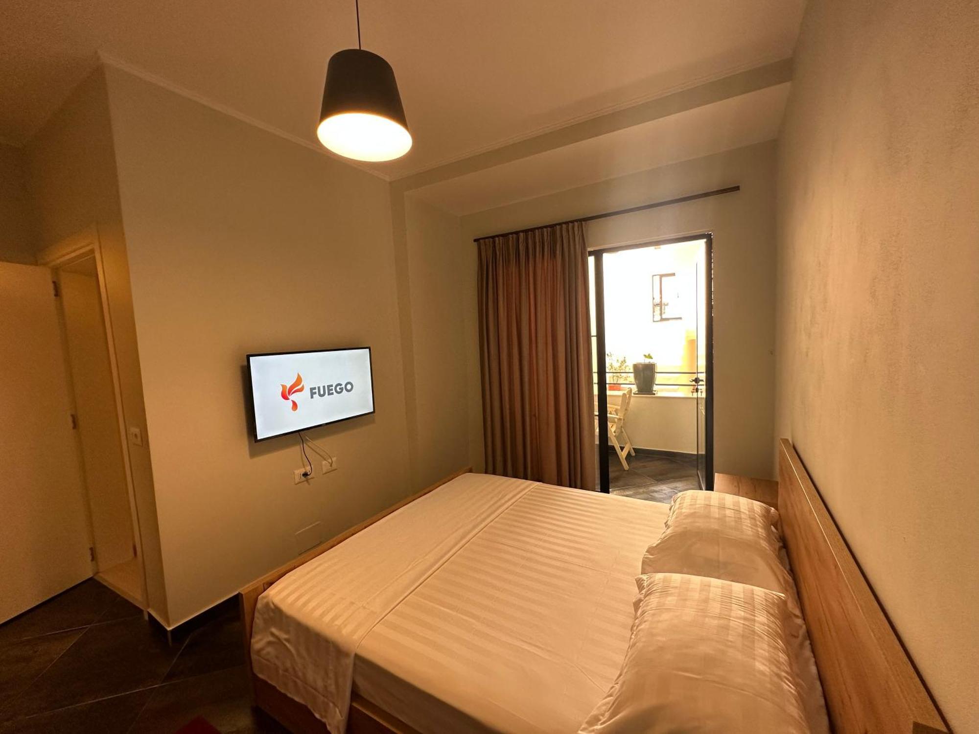 Central Comfort Suites Тирана Екстериор снимка