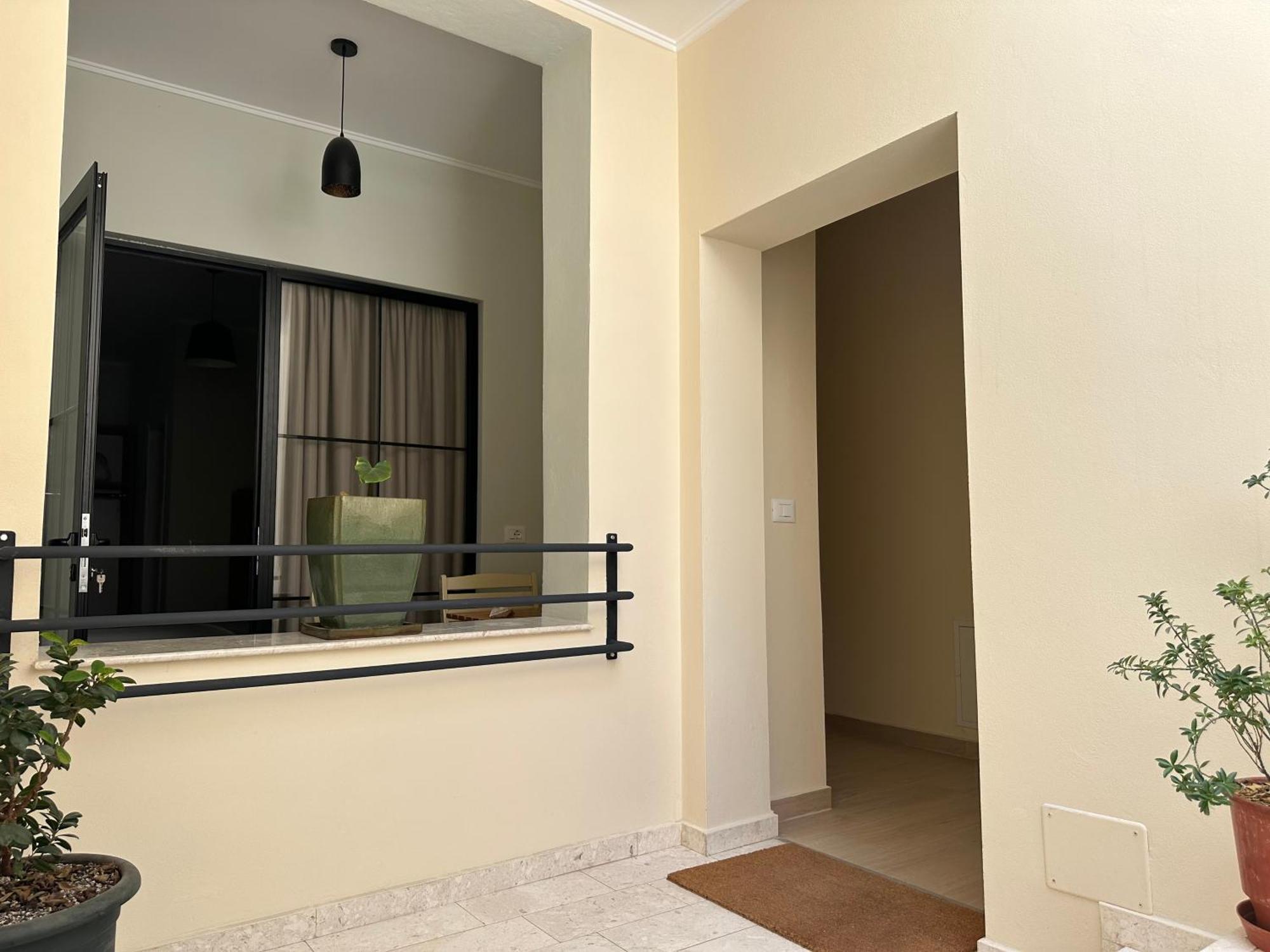 Central Comfort Suites Тирана Екстериор снимка