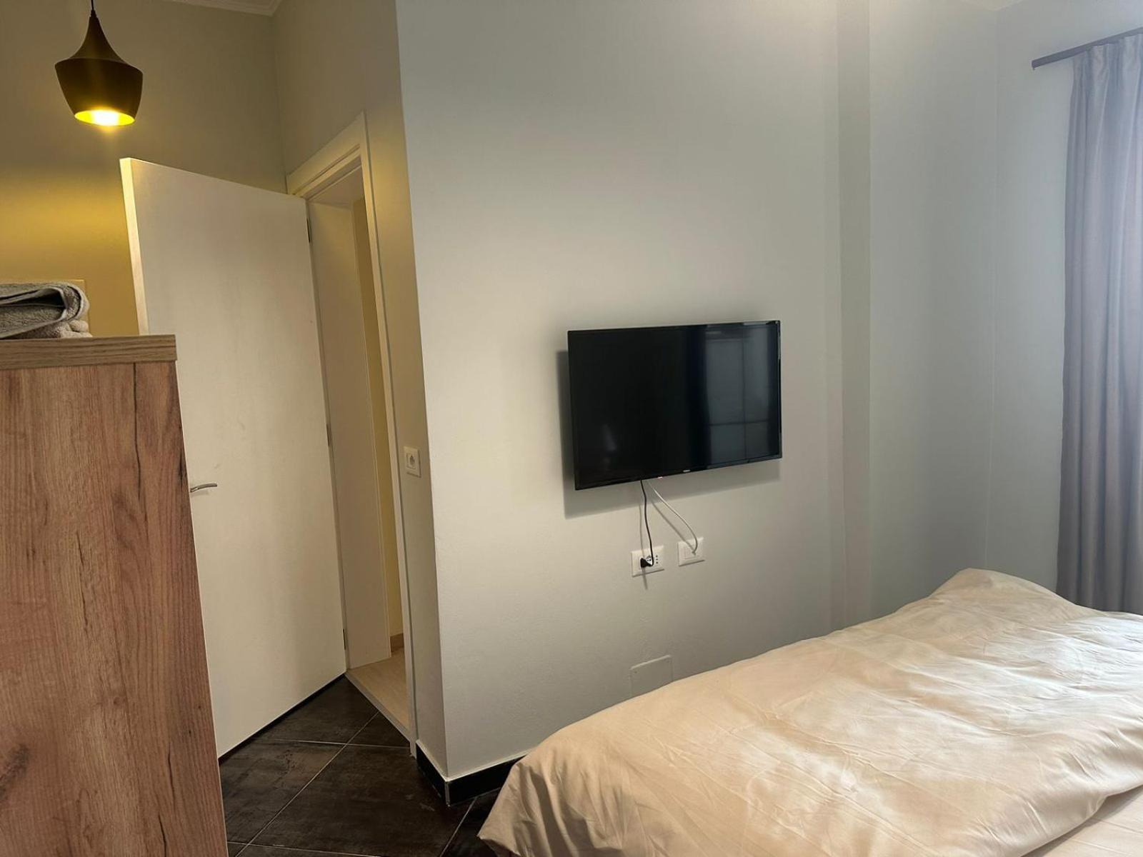 Central Comfort Suites Тирана Екстериор снимка